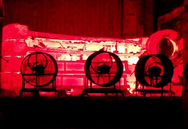 大(da)型鑄鋼(gang)件廠傢