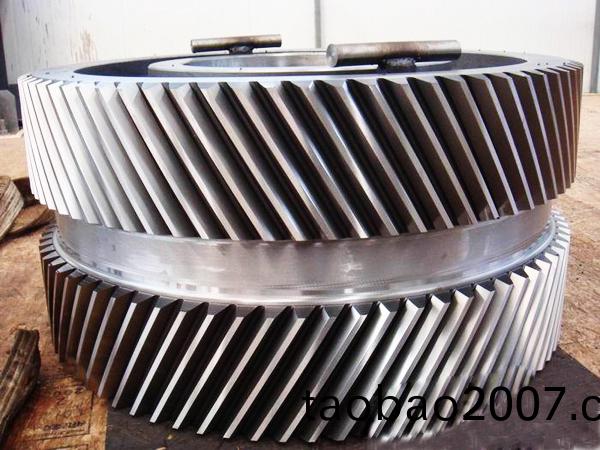 大(da)型鑄鋼件廠傢如何進行砂型鑄造？