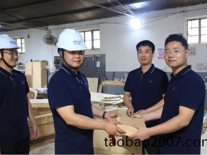 騰飛鑄鋼以茶禮緻謝騰(teng)飛傢人！