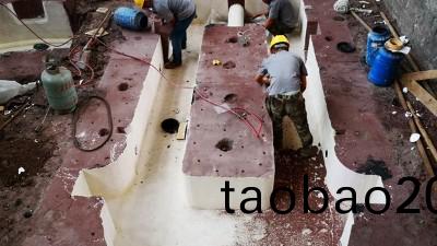 大型鑄鋼(gang)件牌坊生産中 大型鑄鋼件牌(pai)坊生産中