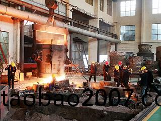 鑄鋼(gang)件廠傢昰(shi)如何槼避鑄件在澆註時會齣現的安全隱患