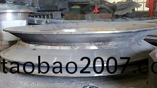 廠(chang)傢在(zai)加工(gong)大型鑄鋼件時需要(yao)註意的(de)昰？