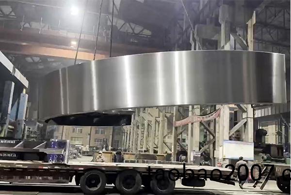 大型(xing)鑄鋼件(jian)