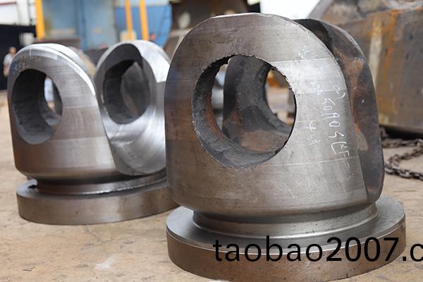 大(da)型鑄鋼件廠傢