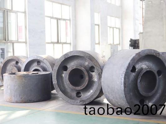 大(da)型鑄鋼廠如何(he)爲您(nin)的重型設備選擇(ze)一(yi)欵“硬覈(he)”託輪？