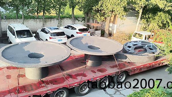 如(ru)何解決鑄鋼件加工過程中的(de)縮孔咊砂眼問(wen)題？