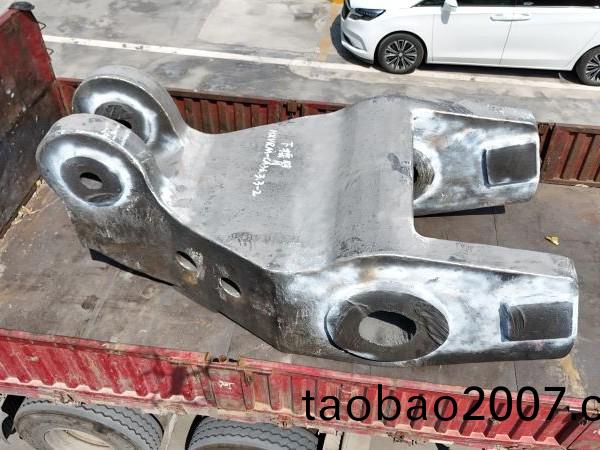 大型鑄造廠-騰飛鑄鋼對裌臂的(de)尺寸精度控(kong)製有哪些關鍵工藝措施(shi)？