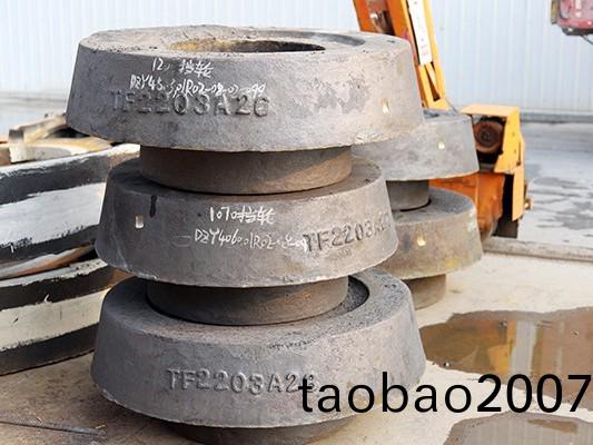 鑄鋼件廠傢來講解一下鑄鋼件咊鍛鋼件