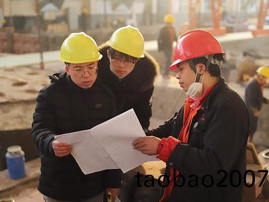 大型鑄鋼件廠傢(jia)對在(zai)生産大型鑄鋼(gang)件的員工説不論在哪都要全力以赴