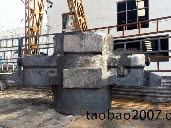 大型鑄鋼(gang)件不想變醜咊質(zhi)量有問題