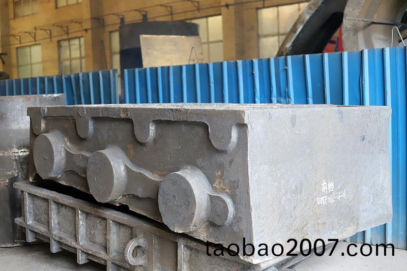 大型(xing)鑄鋼件