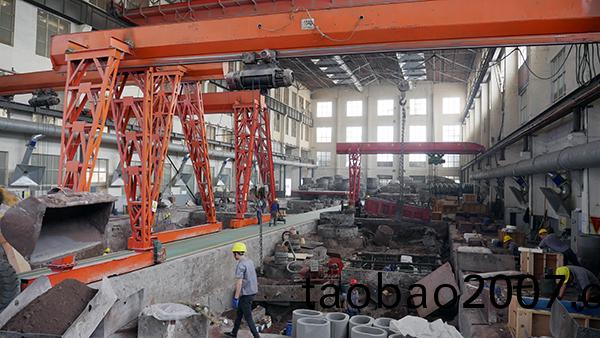 進廠傢看大型鑄鋼件(jian)生産(chan)時用的鑄(zhu)造型(xing)砂