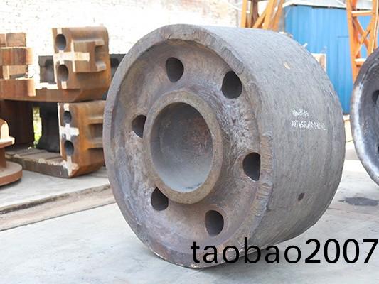 迴(hui)轉窰(yao)的大型(xing)鑄鋼(gang)件(jian)配(pei)件-託輪