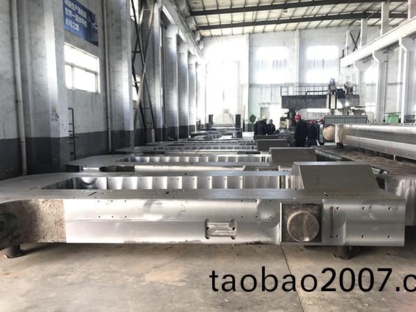 大型(xing)鑄(zhu)鋼件